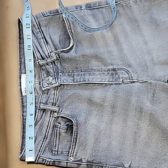 Zara Gray High Rise, Split Hem Distressed Size 6 Jeans, Gently Used Condition - Picture 5 of 15